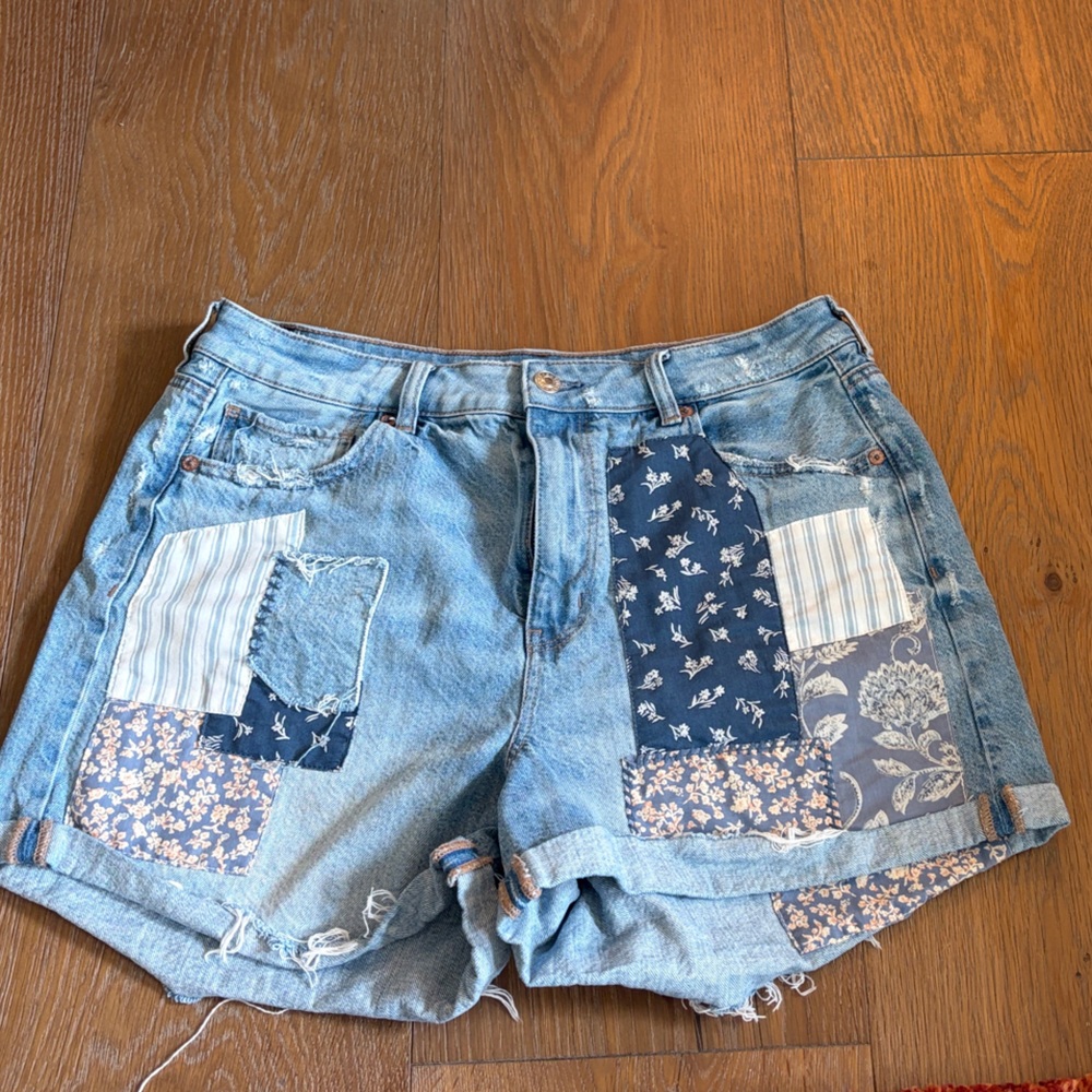 American Eagle Outfitters Blue Patchwork Jean Mom… - image 1